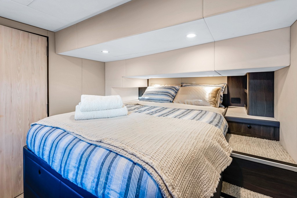 Legacy 52 (2025) - Image 17