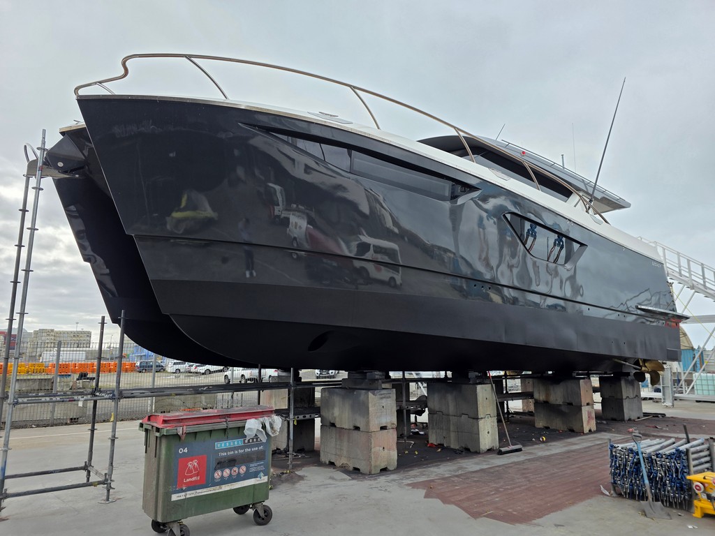 Legacy 52 (2025) - Image 25