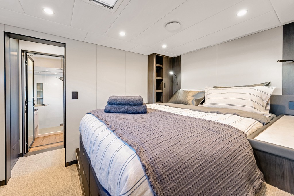 Legacy 52 (2025) - Image 14