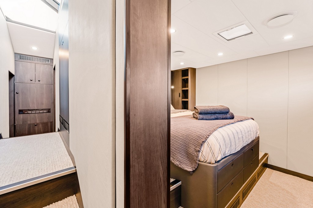 Legacy 52 (2025) - Image 16