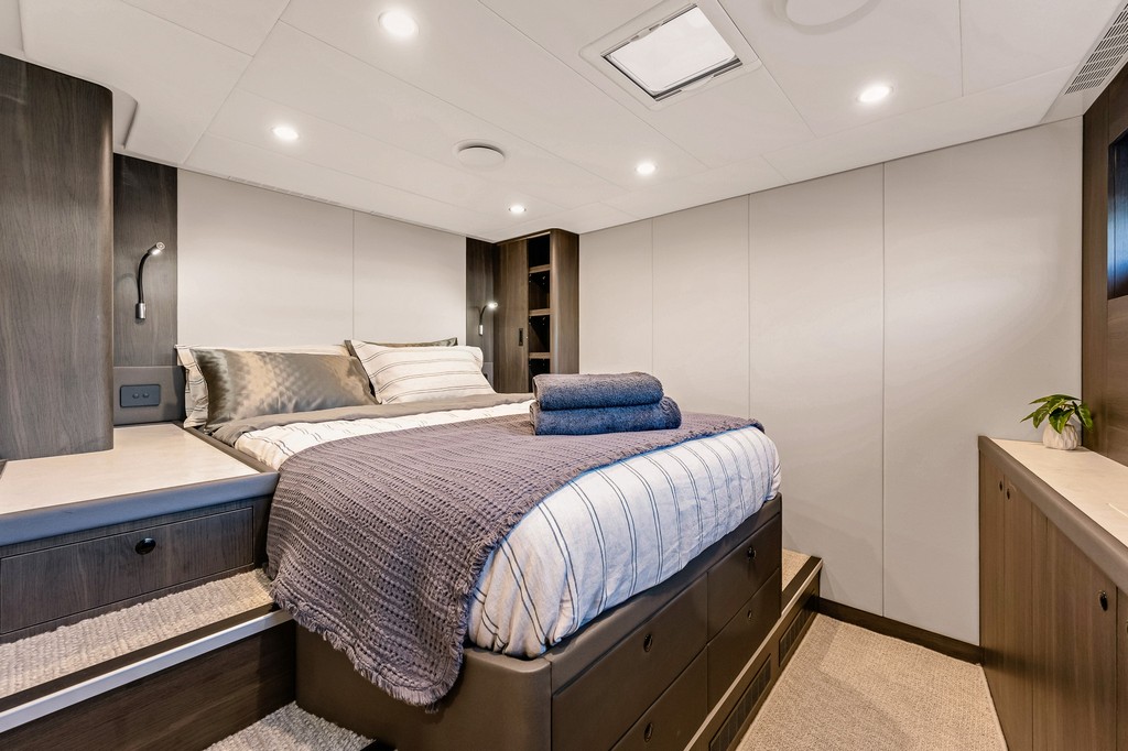 Legacy 52 (2025) - Image 15