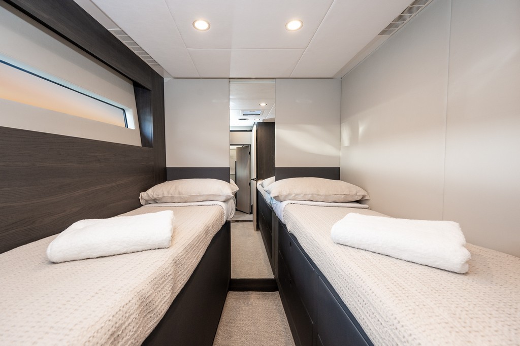 Legacy 52 (2025) - Image 18