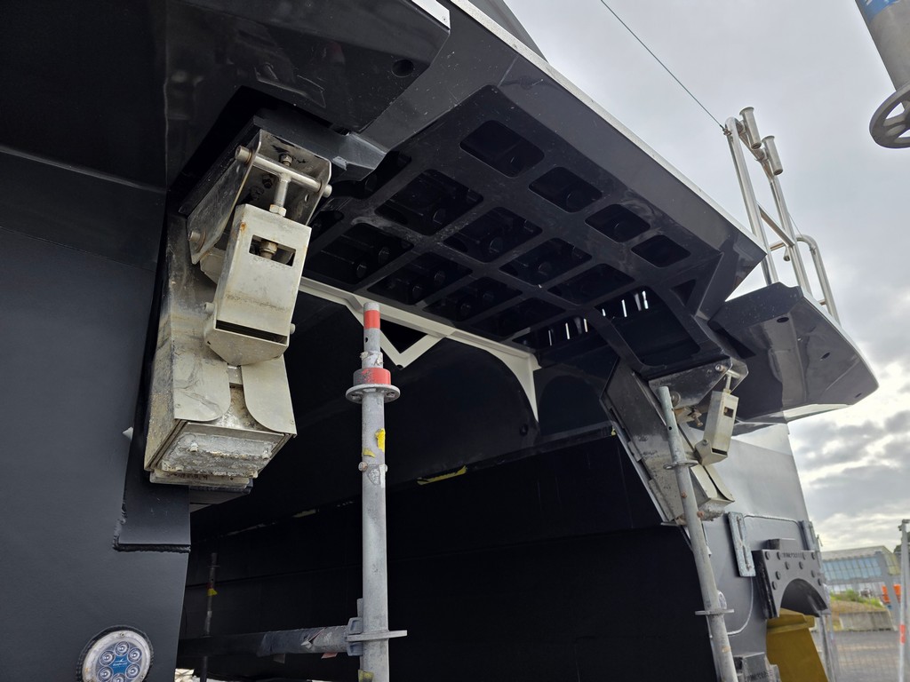 Legacy 52 (2025) - Image 34